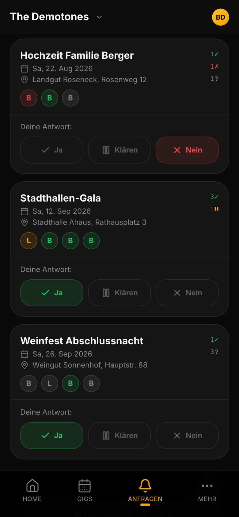 Anfragen-Übersicht in Bandycal: mehrere offene Terminanfragen untereinander, je mit Zusagen-Zähler und den Buttons Ja, Klären und Nein.